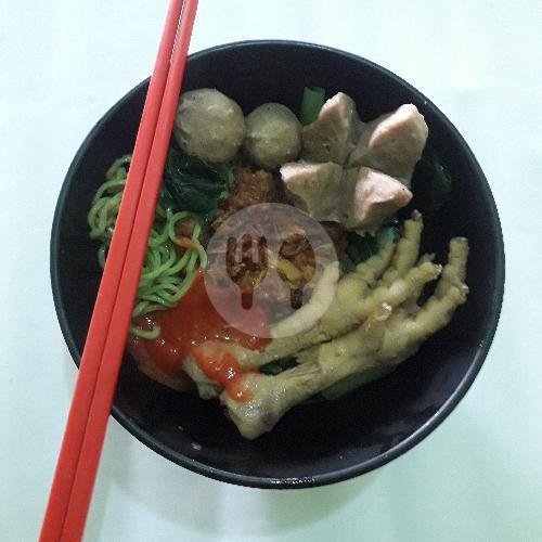 Mie Ayam Bakso Urat Fajar: Nostalgia Rasa di Talun Cirebon