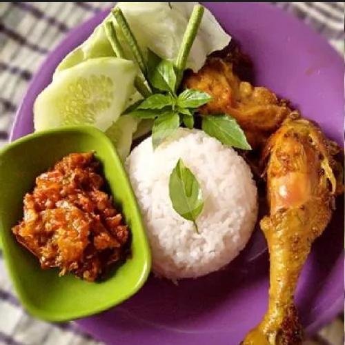 Lalapan Nasi Ikan Tongkol Sambal Mentah menu Lalapan Lamongan Segosambal Pak Jito