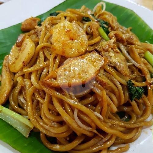 Nasi Goreng Spesial menu Kwetiau Medan Awen, Tambaksari