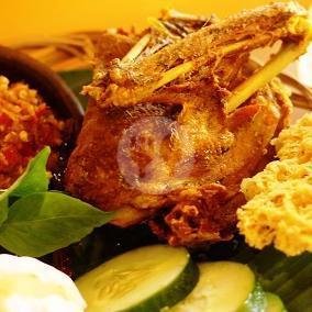 Ayam Bakar Serundeng (pejantan) 4 Potong (1 Ekor) menu Waroeng Ayam Ndelik
