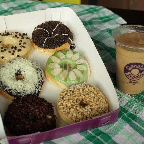 Satu Box Isi 3 + 1 Eskopi / Coklat menu Donato Lezato (Pool Terace), Melati