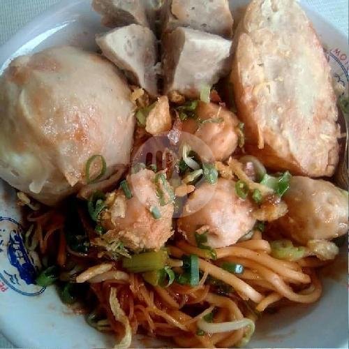 Mie Baso Teratah (Telor, Urat, Tahu) menu Mie Baso Elvira, Veteran