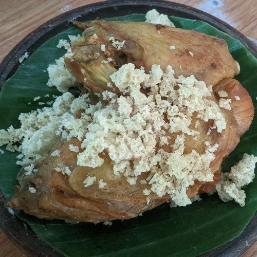 Telur Ceplok menu Waroeng Cowek Ireng Mranggen