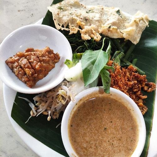 Soto Rawon & Pecel Madiun Mergoroso: Menyusuri Kenangan Rasa di Yogyakarta