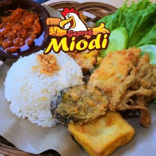 Ayam Geprek + Nasi menu Ayam Geprek 