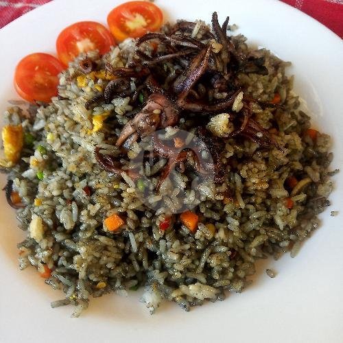 Review Nasi Goreng Warung Nugroho: Makan Enak dan Hemat di Bubutan Surabaya