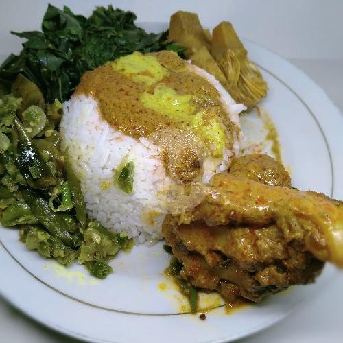 Nasi + Rendang menu RM Padang Mahkota Minang