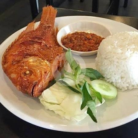 Wedang Uwuh menu Ayam Bakar dan Goreng, Angkringan Legendaris