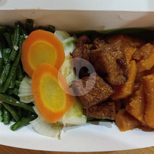 Nasi Padang menu RM Vegetarian Karuna, Kembangsari