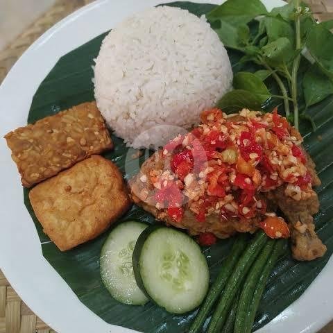 Nasi Goreng Sosis menu Warung Kang Apud