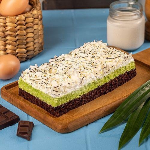 Lapis Patata Choco Pandan menu Surabaya Patata, Dharmahusada