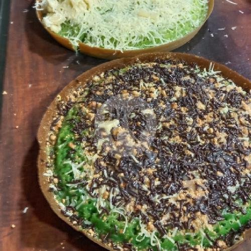 Manis Pandan Keju Kaco Wijen Susu menu Martabak Azra, Pisangan