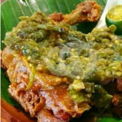 Ayam Bacem Goreng Sambal Merah menu Pondok Pecel Prambanan, Ciputat