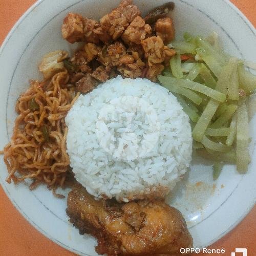 Nasi Rames Ayam Opor/Kare menu Warung Makan Tegal Citra Baru, Kampung Malang Tengah 1
