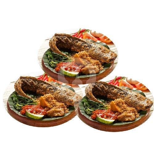 Ayam Bakar Prambonan + Nasi menu Pecel Lele Putri Ndeso, Rawa Bebek