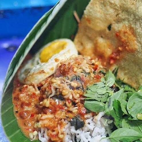 Nasi Pecel + Telor Ceplok / Dadar menu Warung Rila, Kahayan