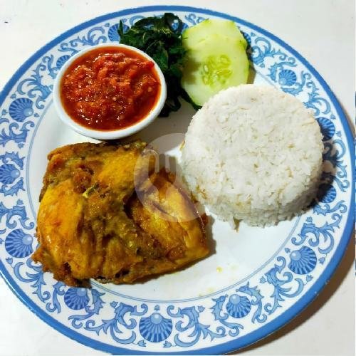 PAKET AYAM GORENG BESAR (PAK ABE) menu Ayam G-Pux, Hayam Wuruk