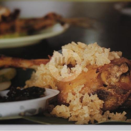 Ayam Goreng Taburan menu Bumbuku Laris, Ayam & Bebek Taburan, Segitiga Emas