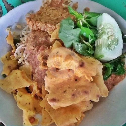 Pecel dan Rawon Glintung Bu Yatirah: Surga Kuliner Otentik di Malang