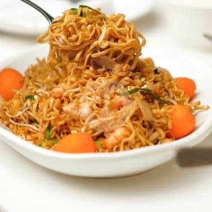 Mie Goreng Crispy Dengan Saos Tiram menu Banana Leaf, Plaza Graha Famili