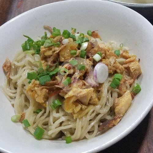 Ayam Goreng Dada+Nasi menu Super Yammie & Ayam Goreng Kencana, Kyai Mojo