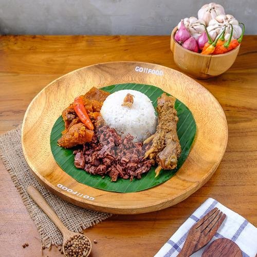 Nasi Gudeg + Krecek + Kepala menu Gudeg Yu Djum, Mayjend Sutoyo