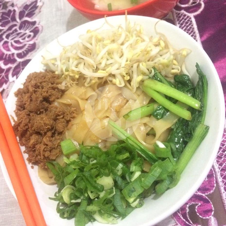 Kwetiau Ayam Pangsit menu Mie Ayam Bangka Awat, Rukan Grand Galaxy City