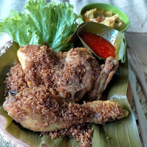 Ayam Goreng Serundeng menu Nasi Uduk dan Nasi Bebek Spesial IBU JUJU KUNINGAN, Ciracas