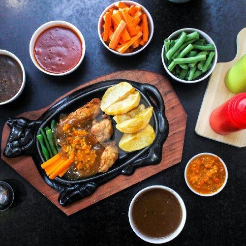 Chicken Crispy Selimut menu Steak Ranjang, AH Nasution