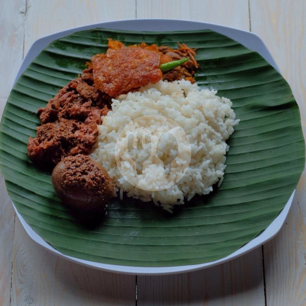 Nasi , Gudeg , Krecek , Dada menu Gudeg Yu Sum, Imogiri Timur