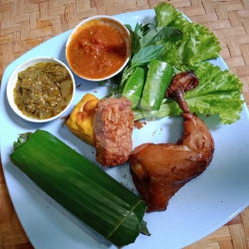Ayam Goreng menu Ayam Bakar & Goreng Mang Oni, Jl Mohtar Obing