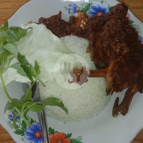 Review Kuliner: Warung Bebek Mbak Roh, Surabaya – Nikmati Nasi Bebek Goreng Khas Madura