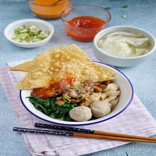 Kwetiaw Pangsit menu Mie Ayam 