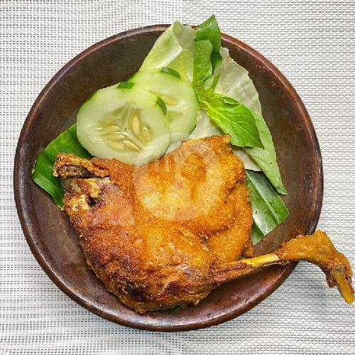 Bebek Goreng Dada Pecak menu Nasi Uduk Jawara, UMS