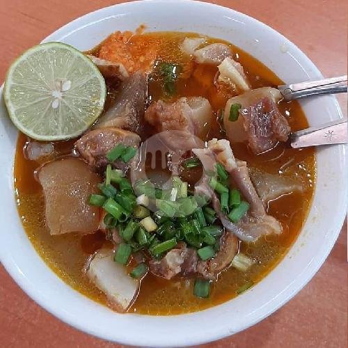 Lontong Kikil Mbak Hermin: Surga Kuliner 24 Jam di Surabaya