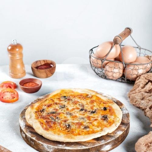 Large Bbq Pizza 8slices menu Le Ezmod Pizza & Pasta, Ngagel