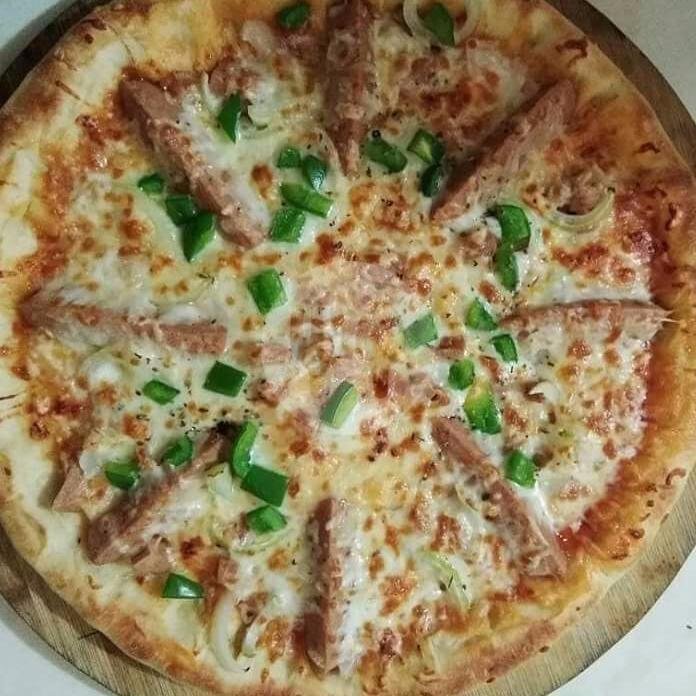 Spicy Chicken Mushroom Medium menu Dezzo Pizza, Sleman