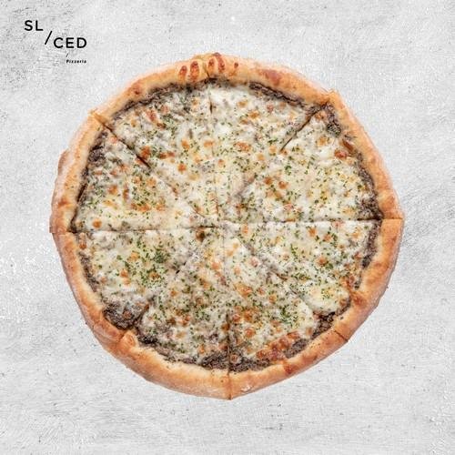 Review Sliced Pizzeria: Pizza Enak dan Suasana Cozy di Bandung