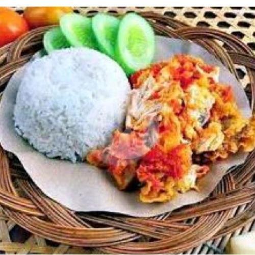 Review Ayam Geprek Kriwow: Kuliner Wajib di Simpang Patenggangan UNP Review Ayam Geprek Kriwow: Kuliner Wajib di Simpang Patenggangan UNP