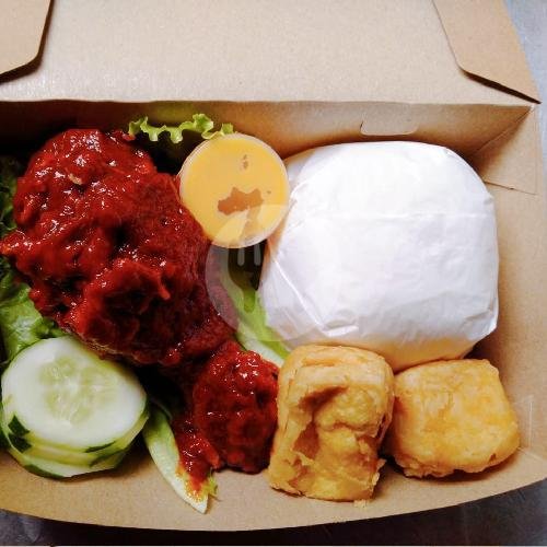 Indomie Goreng Nyinyir menu Ayam Nyinyir, Sudanco Supriadi