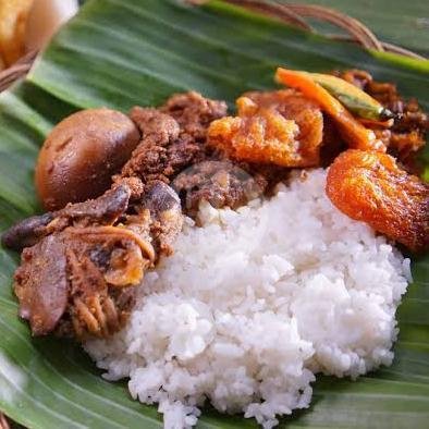 Satu Porsi Opor Ayam menu Kedai Follback Gudeg Bebek & Ayam, Jadimulya