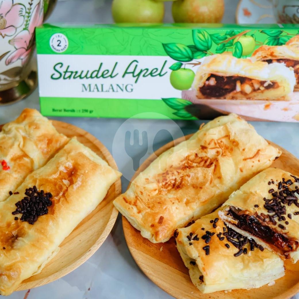 Brownies Apel Malang menu Strudel Asli Apel Malang, Tlogomas