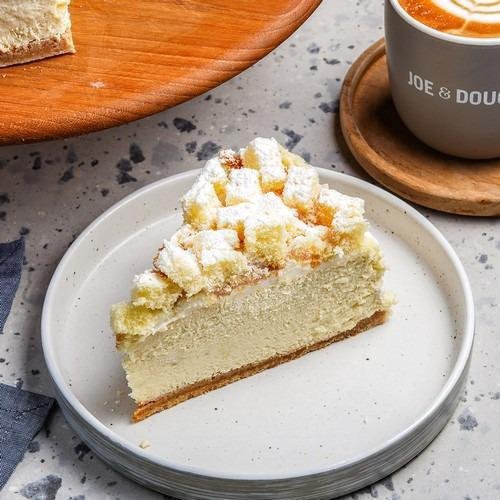 Sea Salt Caramel Cake Sliced menu Joe & Dough, Plaza Indonesia