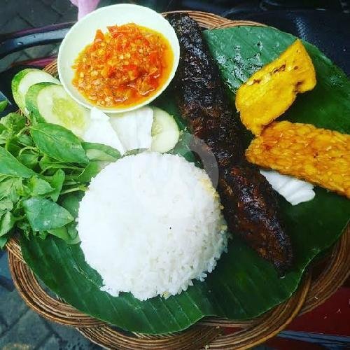 Ayam Geprek Mantab menu Kuliner Aqila, Gurah
