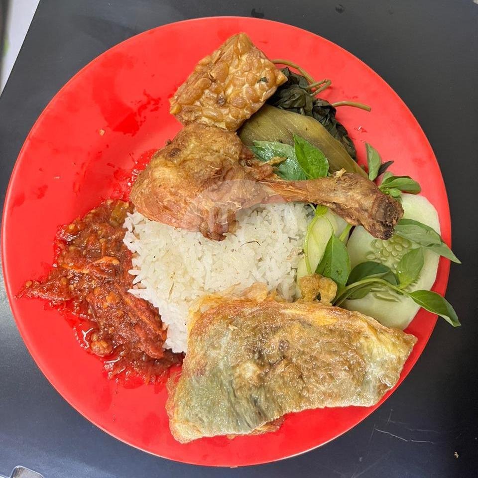 Nasi Ampela + Telor menu Tempe Penyet Mbak Noer, Jagir Wonokromo