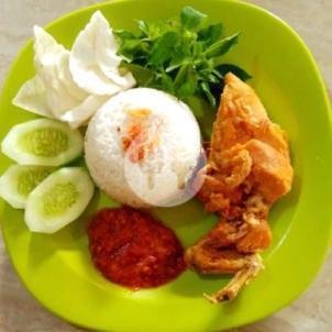 Ayam Goreng Paha menu Pecel Lele Lapangan