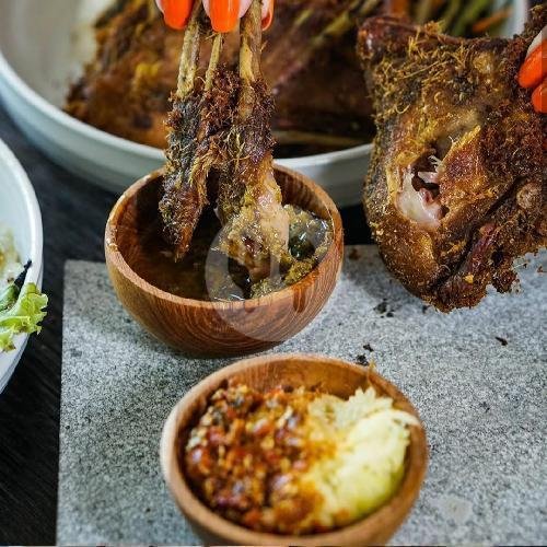 Review Bebek Ayam Goreng Doeloer Tawangmangu: Kenangan Manis dalam Setiap Suapan