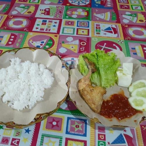 Pecel Lele menu Pecel Lele Ade, Kalawi