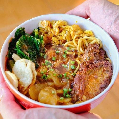 Review Mie Nyonyor Rogojampi: Sensasi Pedas dan Suasana Asyik di Banyuwangi