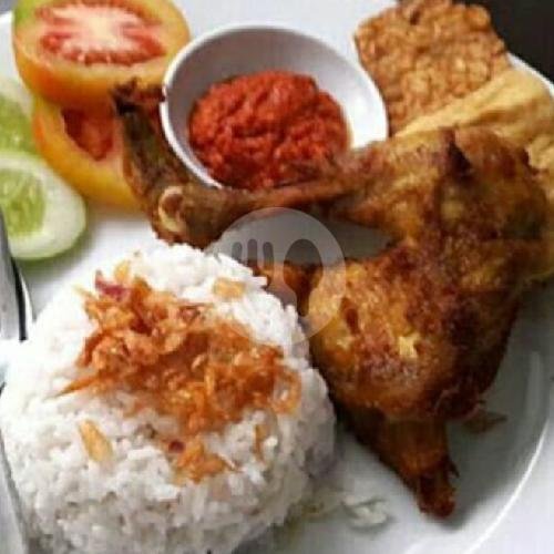 Ayam Goreng + Nasi Free Tahu Tempe menu Ayam Bakar & Goreng Veranica, Cisaat